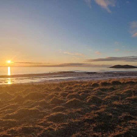 Loch An Eilean Pod Isle Of South Uist Villa Pollachara Buitenkant foto