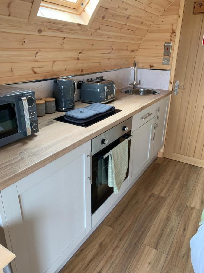 Loch An Eilean Pod Isle Of South Uist Villa Pollachara Buitenkant foto