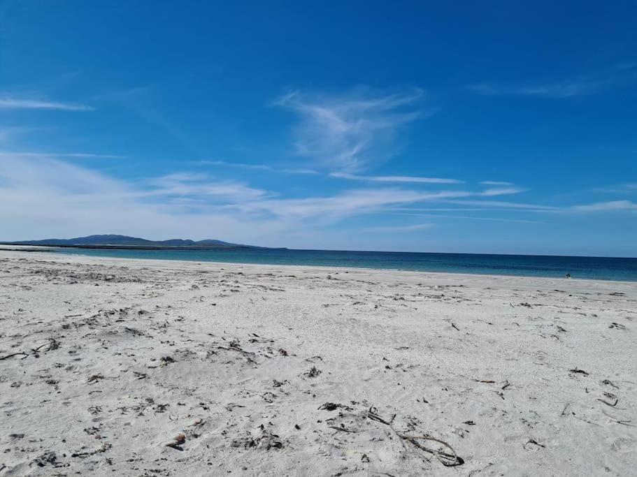Loch An Eilean Pod Isle Of South Uist Villa Pollachara Buitenkant foto