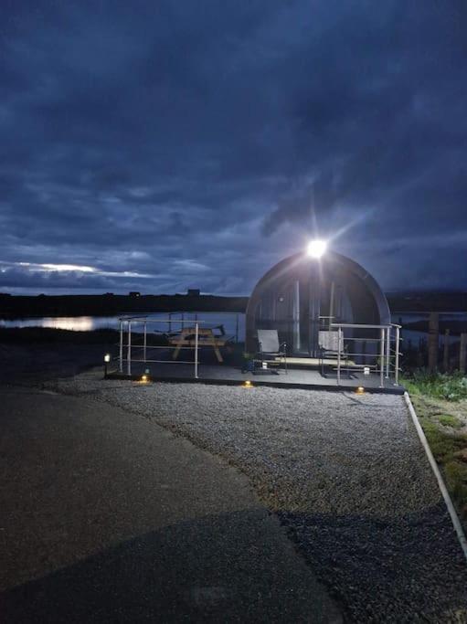 Loch An Eilean Pod Isle Of South Uist Villa Pollachara Buitenkant foto