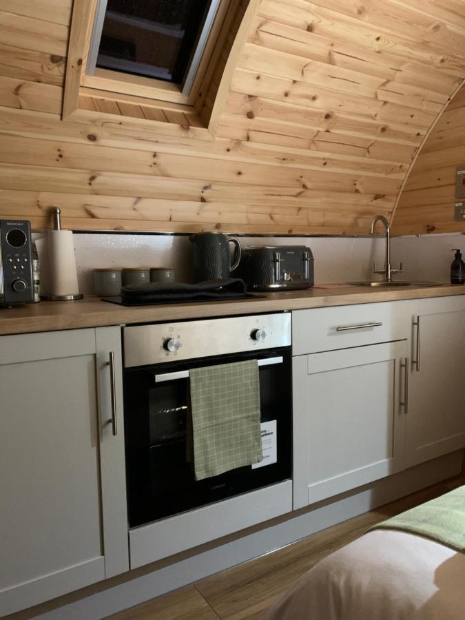 Loch An Eilean Pod Isle Of South Uist Villa Pollachara Buitenkant foto